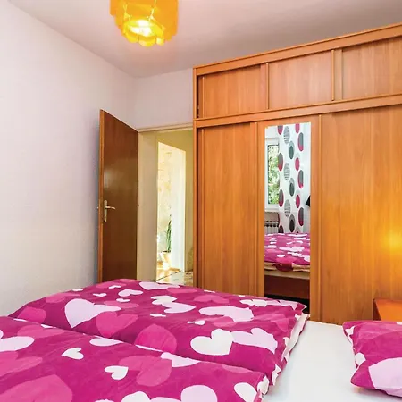 3 Bedroom Cozy In Kostrena