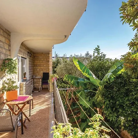 Appartement Gorgeous In With Wifi Kostrena