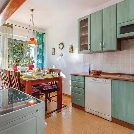 3 Bedroom Cozy In Apartment