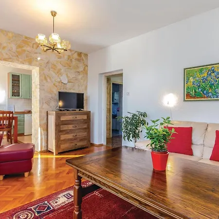 3 Bedroom Cozy In Apartment *