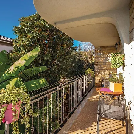 3 Bedroom Cozy In Kostrena